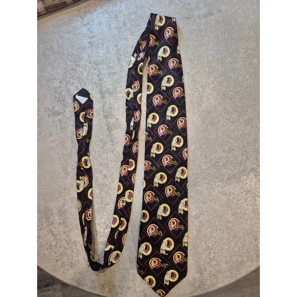 Vintage Washington Redskins Tie RM Sport NFL Football Burgundy Gold Black‎
